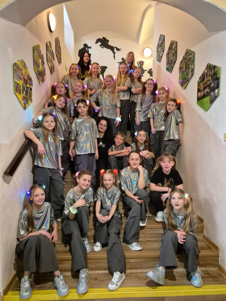 RYCHNOVSKÝ TANEČEK - RK CRAZY DVK2