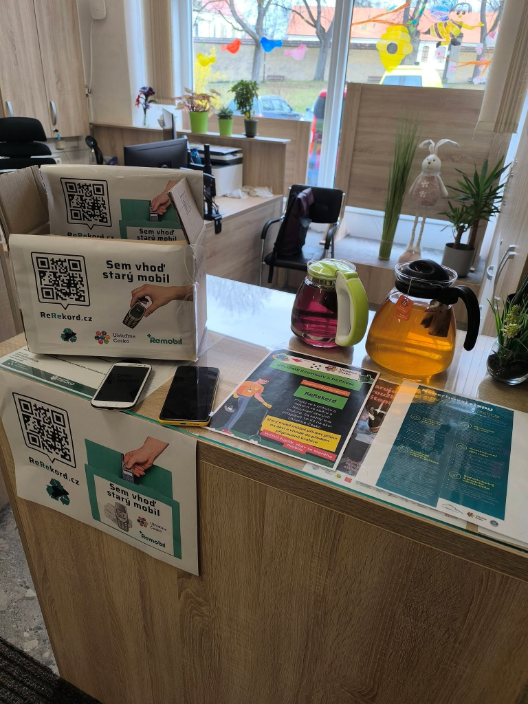 Sbírka starých mobilů